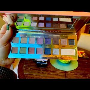 It Cosmetics Romantic eyeshadow palette; new